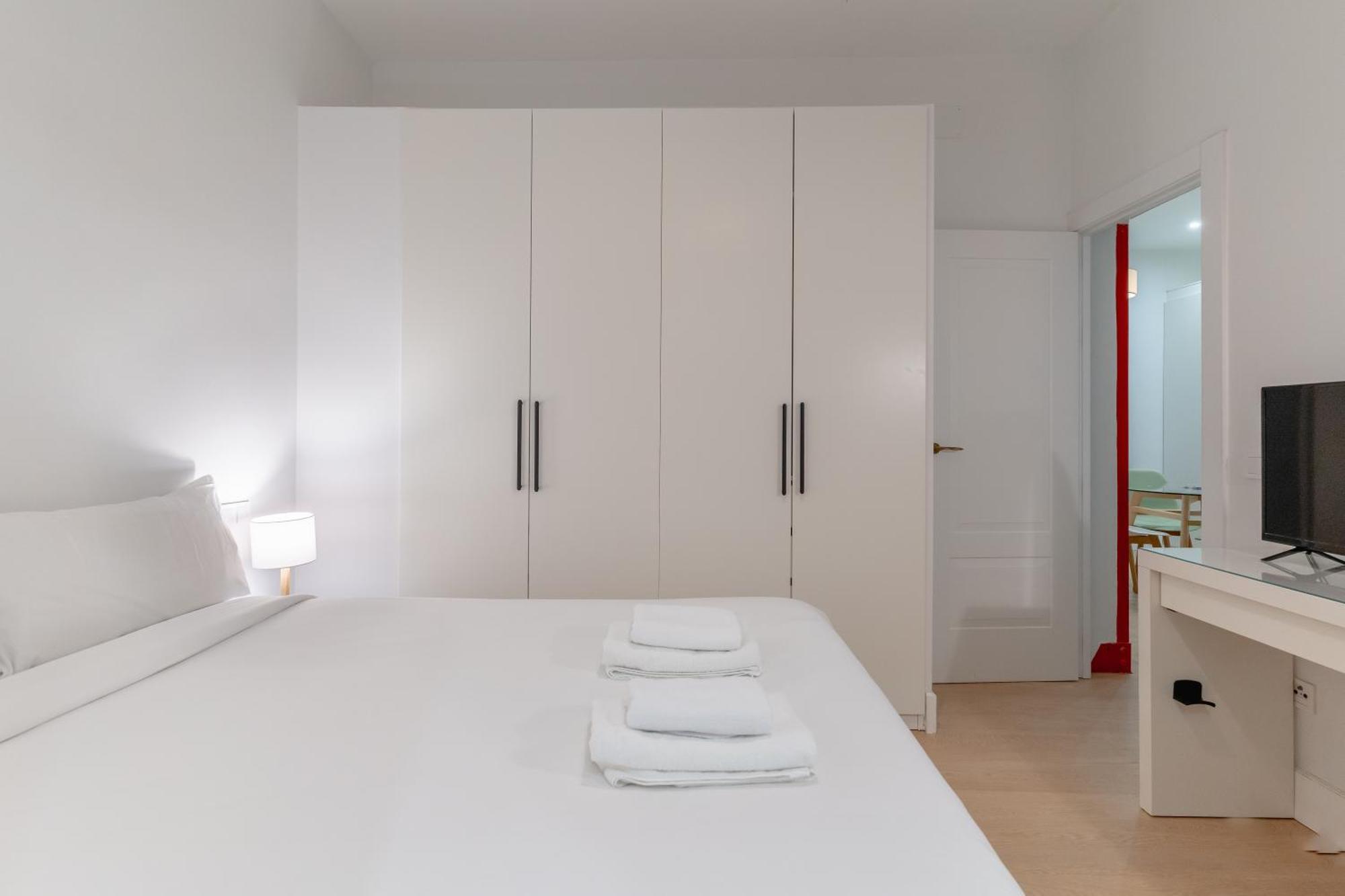 Cozy And Central-1Bd 1Bth- Cortes Apartment Madrid Luaran gambar