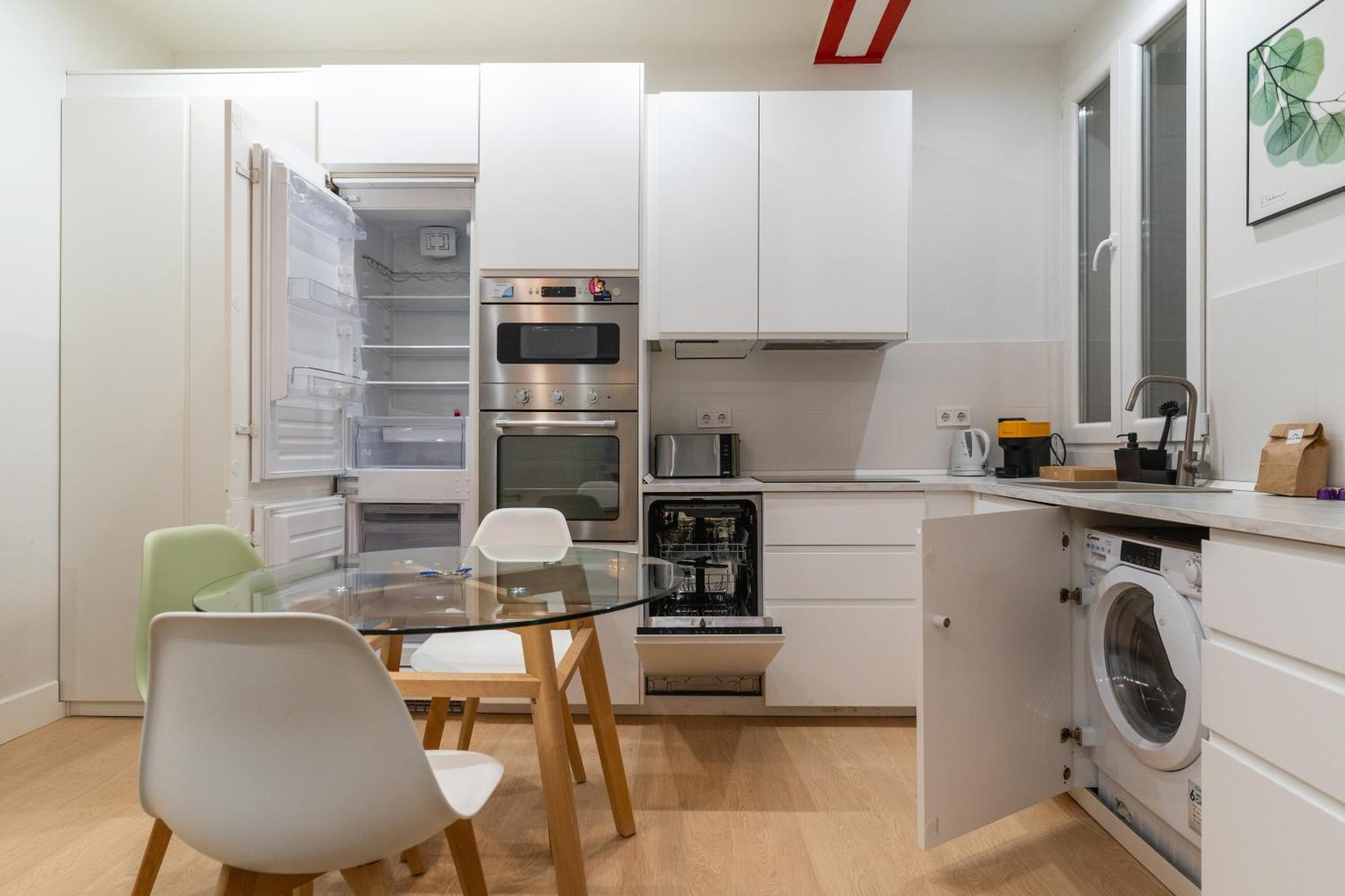 Cozy And Central-1Bd 1Bth- Cortes Apartment Madrid Luaran gambar